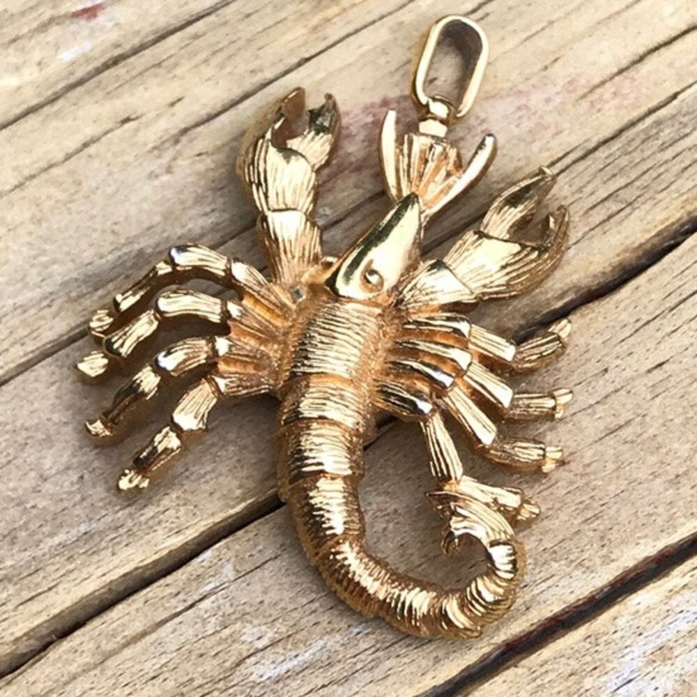 Vintage 70s Golden Scorpion Pendant - Scorpio Astrological Sign pendant